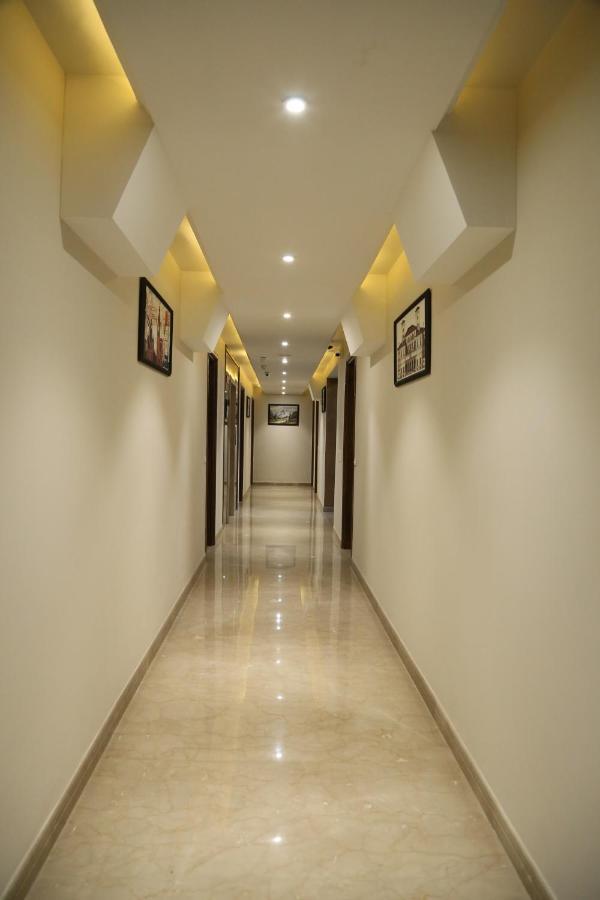 Hotel J P Residency Neu-Delhi Exterior foto